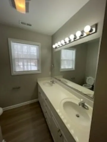 1009 22nd St NE #B — Photo 12