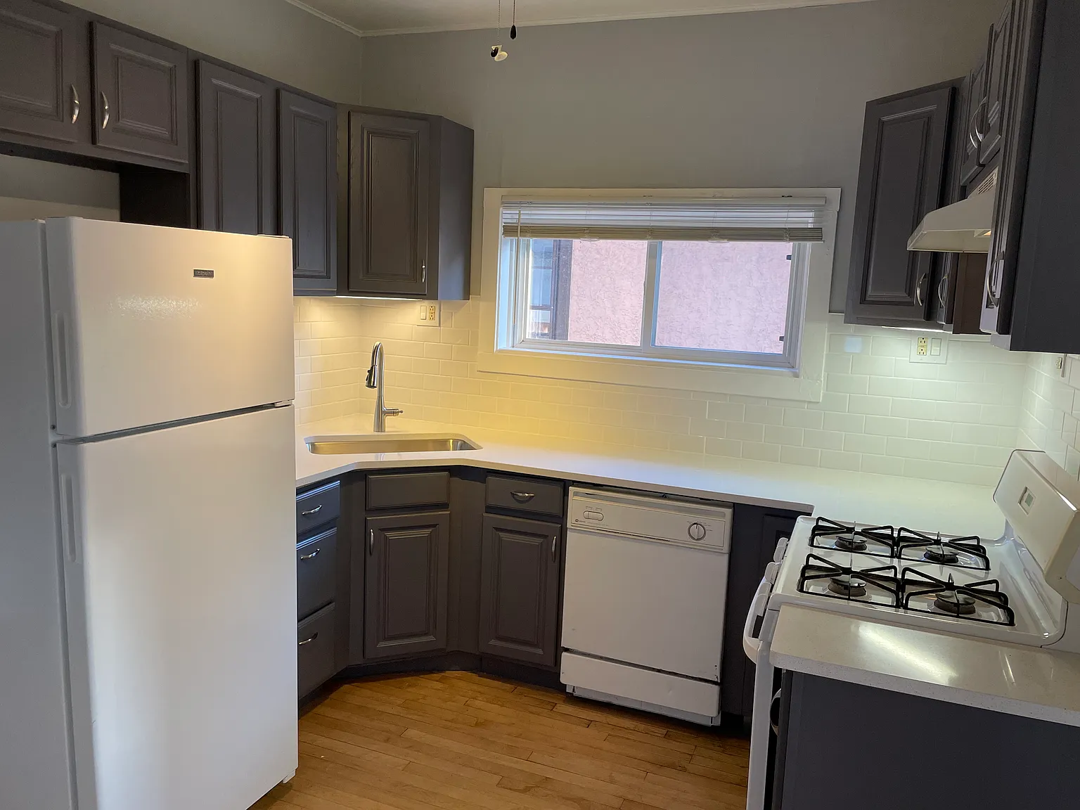 3 bed, 1450 sqft, $2,000 — Photo 3