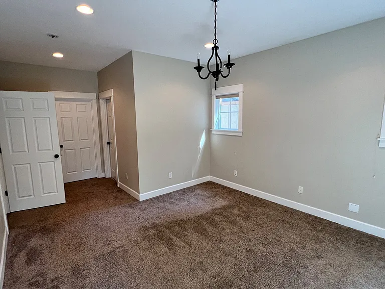 395 Ellie Ln — Photo 8