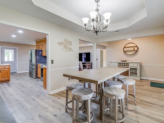 3rd image of 3265 Tamarah Way