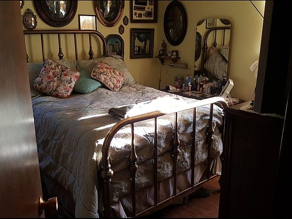 4th image of 5619 Johnson Dr