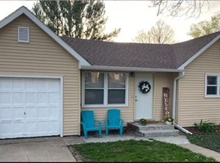 312 S Gates St, Oakland, IA 51560
