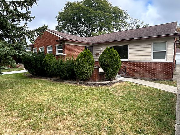 4th image of 24710 Gardner Ave