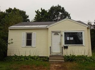 11 Barton St, Claremont, NH 03743