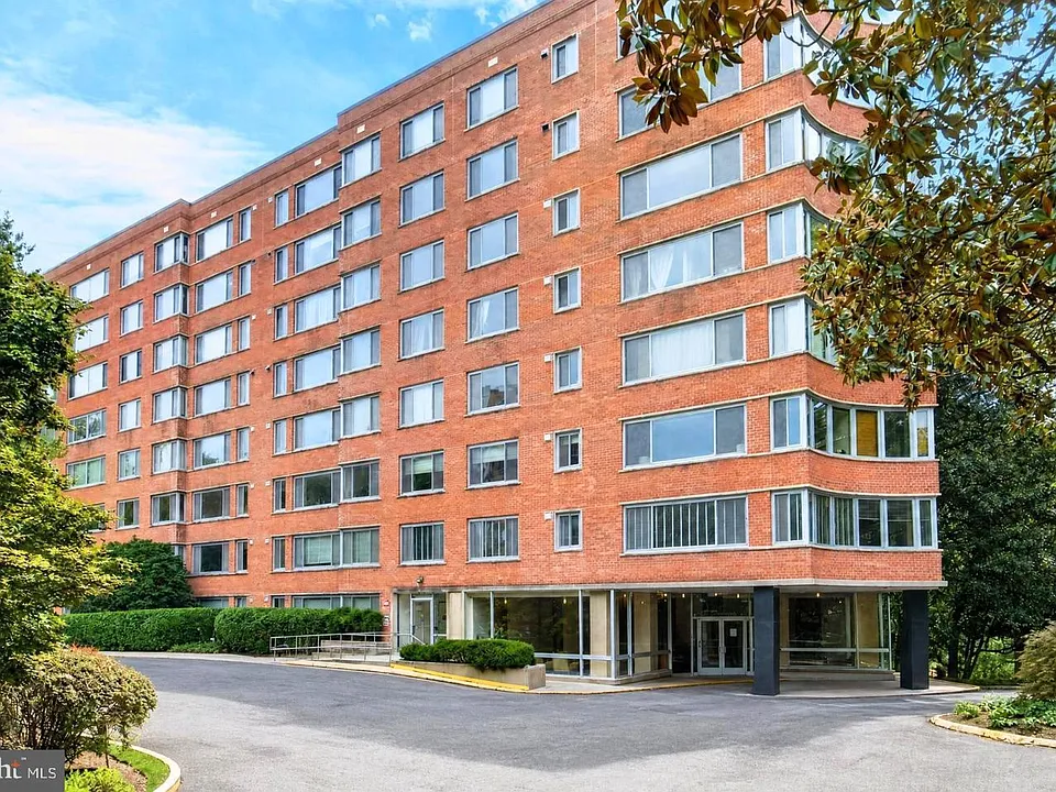4200 Cathedral Ave NW #1009