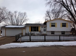 5816 Jebens Ave, Davenport, IA 52806