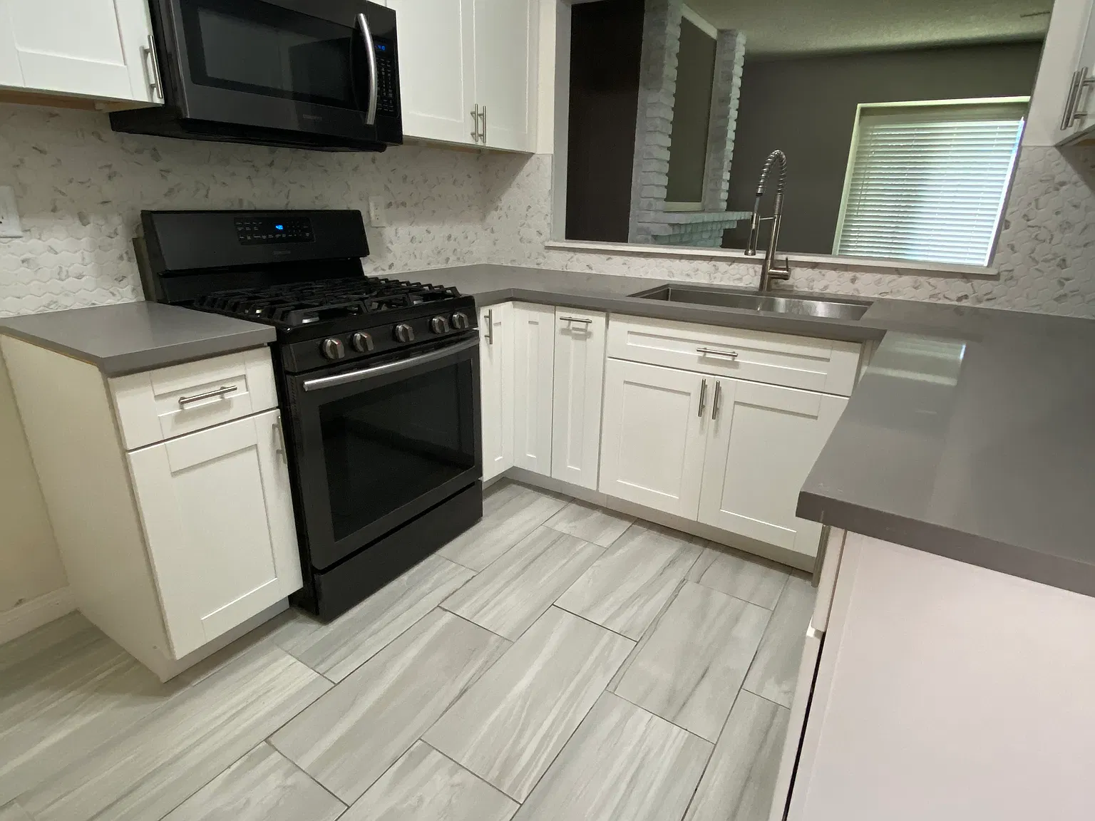 2 bed, 1.5 bath, 1192 sqft, $2,950 — Photo 3