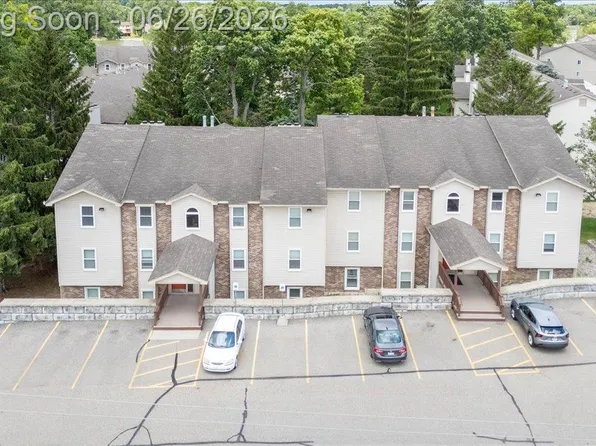5060 Harbor Oak Dr #49, Waterford, MI 48329