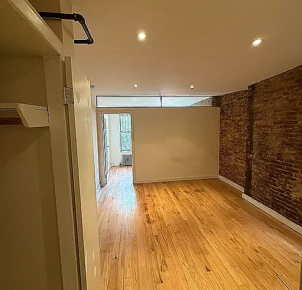63 Clinton St #7 — Photo 2