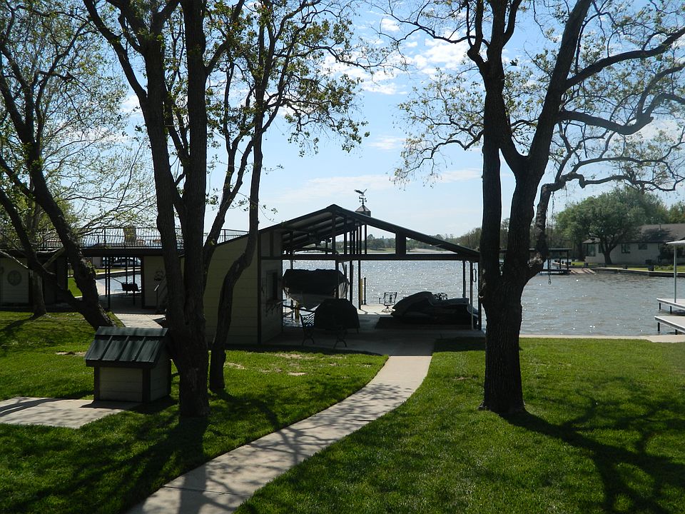 1st image of 222 Beach Dr