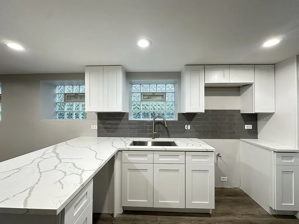 Beyond Compare 2 Bed, 1 Bath at Washtenaw + Rascher (Budlong Woods) — Photo 3