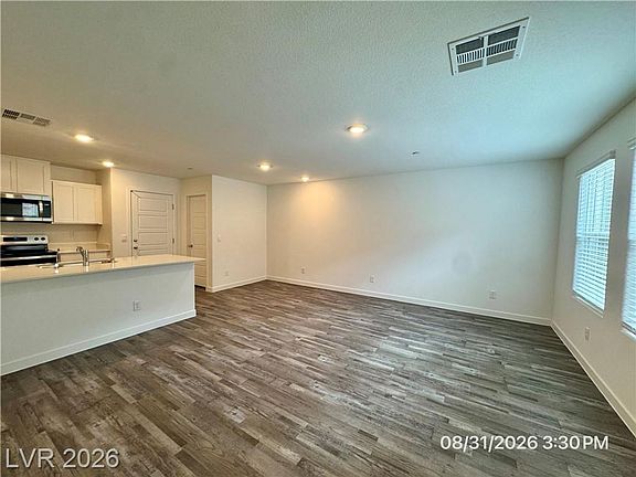 5th image of 927 Pink Sugerbird St