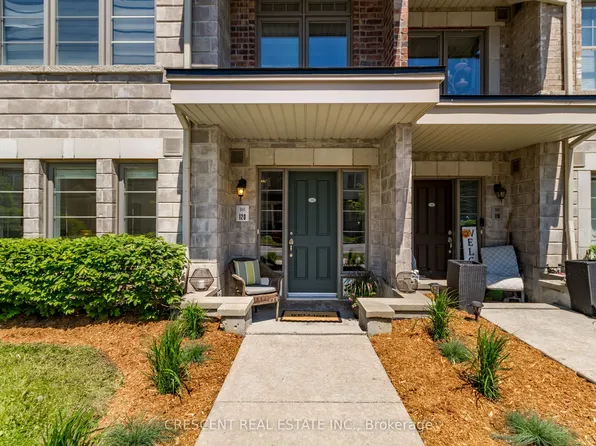 80 Parrotta Dr #120, Toronto, ON M9M 0E6