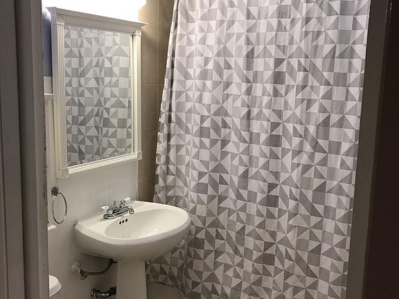 2nd image of 5452 N Ashland Ave #1