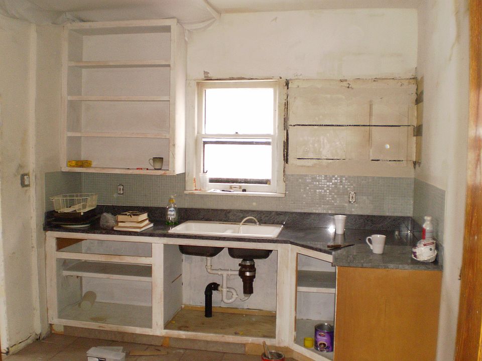 1st image of 143 Hollinger Ave