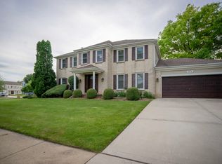 876 Burning Trl, Carol Stream, IL 60188