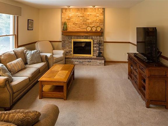 4th image of 2907 Claridge Dr