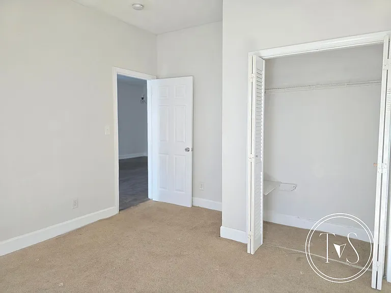 1116 NE 36th St — Photo 12