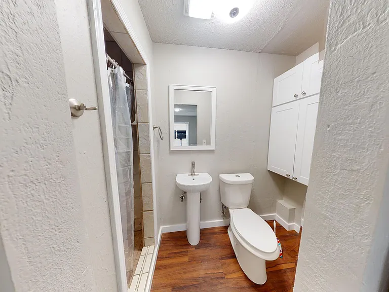 311 S Oak St #311 — Photo 6