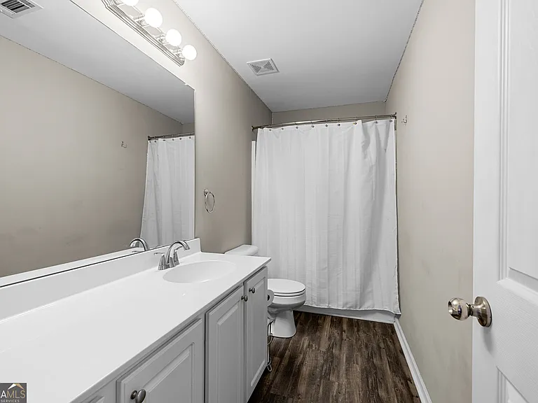 77 Lakeshore Pkwy — Photo 31