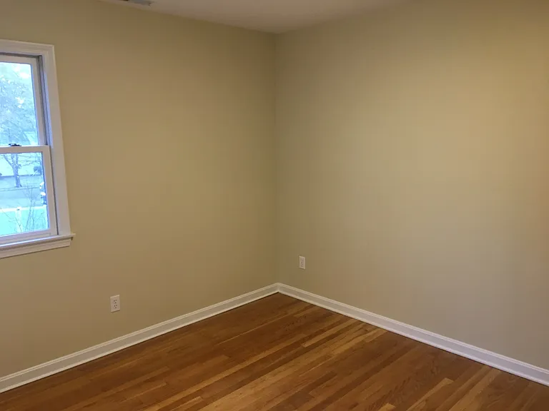 209 Hunyadi Ave — Photo 26