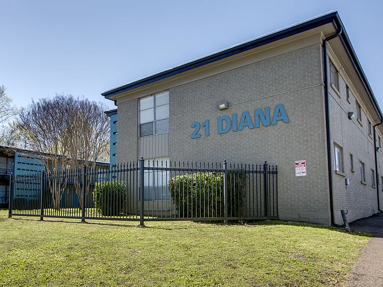 21 Diana St #10 — Photo 2