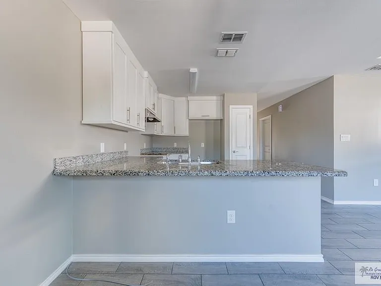 2107 Carlos Ave #A — Photo 11