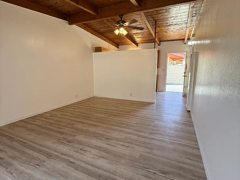 1400 W Lockeford St #5 — Photo 9