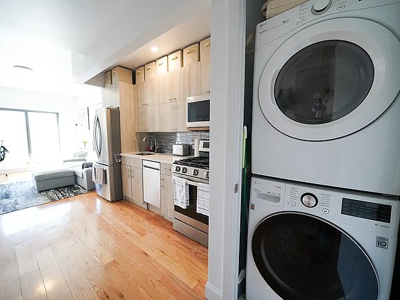 3rd image of 28-06 21st St #6FA