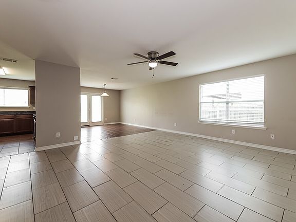 3rd image of 2033 Pine Knot Dr