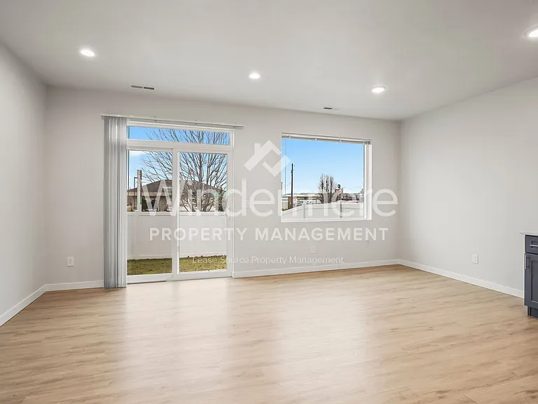 7117 E Pacific Way — Photo 4