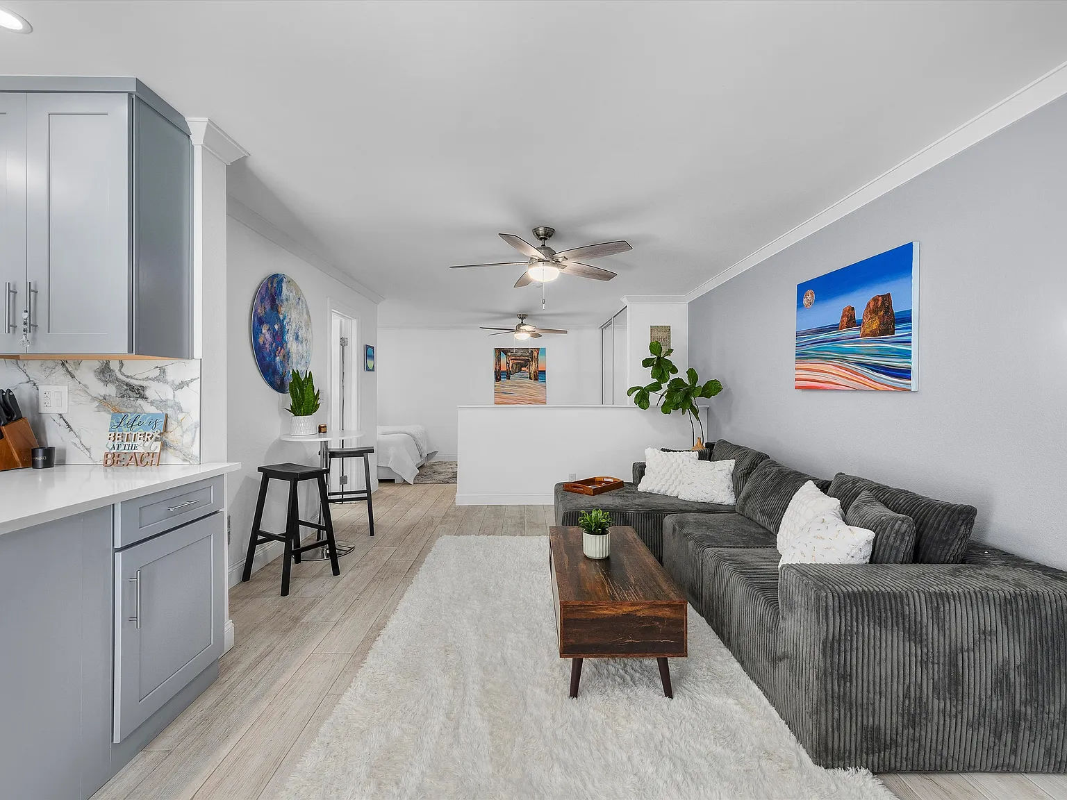 Studio, 571 sqft, $3,200 — Photo 2