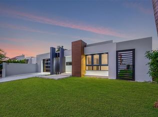 Ramon Marin Street Levittown Lakes Ea #34, Toa Baja, PR 00949