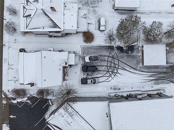 5th image of 313 Morgantown St