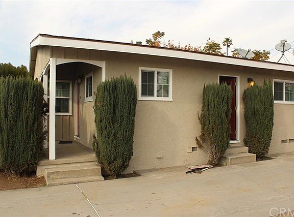 3rd image of 1011 W Vine Ave