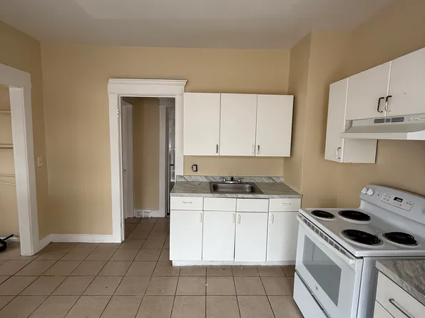 469 Huntington St, New Haven, CT