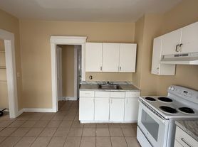 469 Huntington St, New Haven, CT