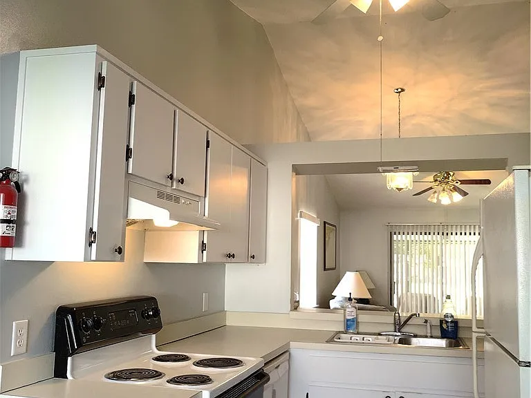 1871 Arrowwood Ln — Photo 6