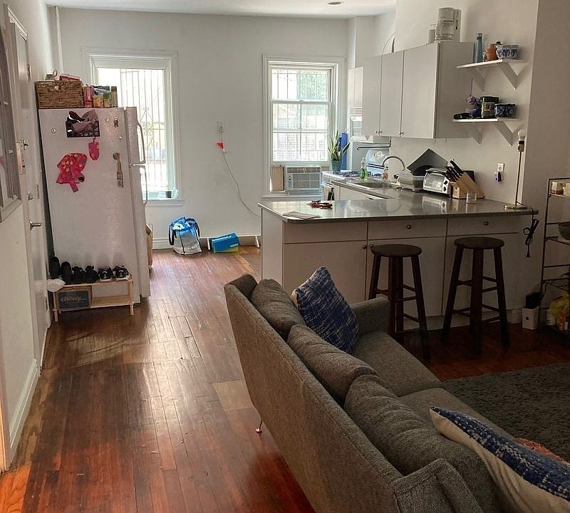 1st image of 144 Smith St #1