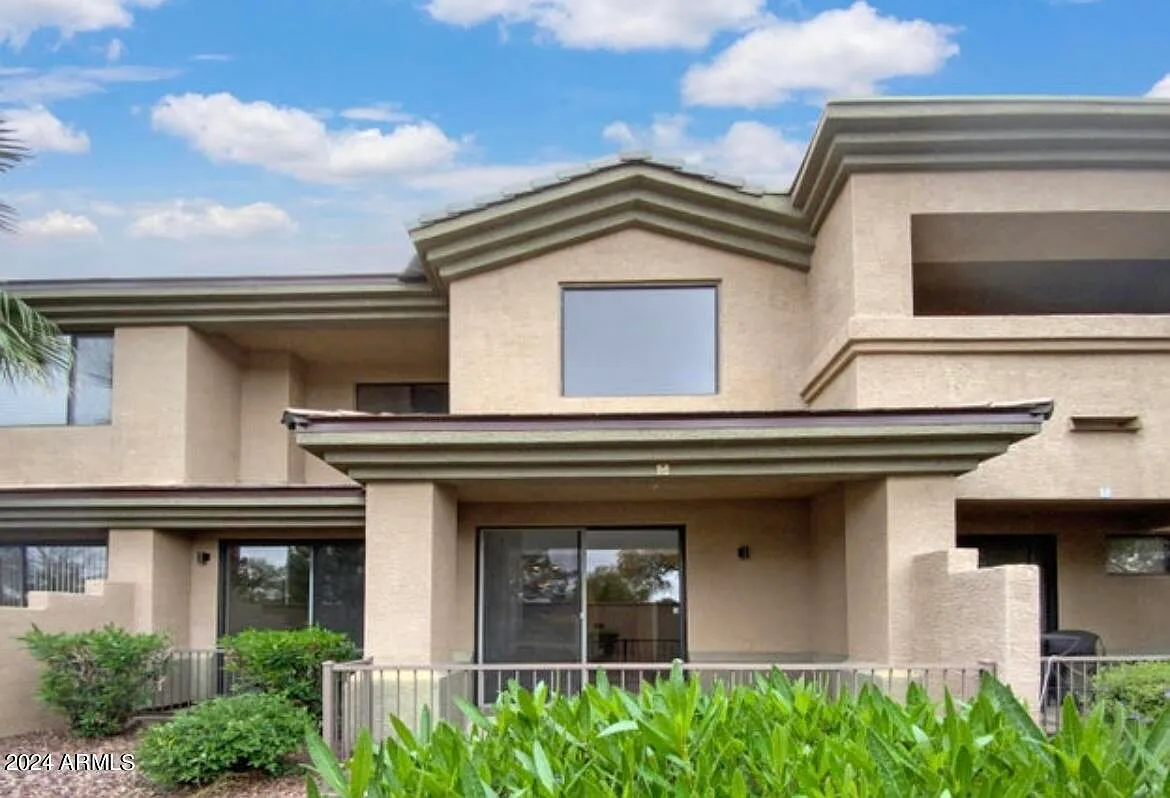 3 bed, 2.5 bath, 1708 sqft, $2,595 — Photo 4