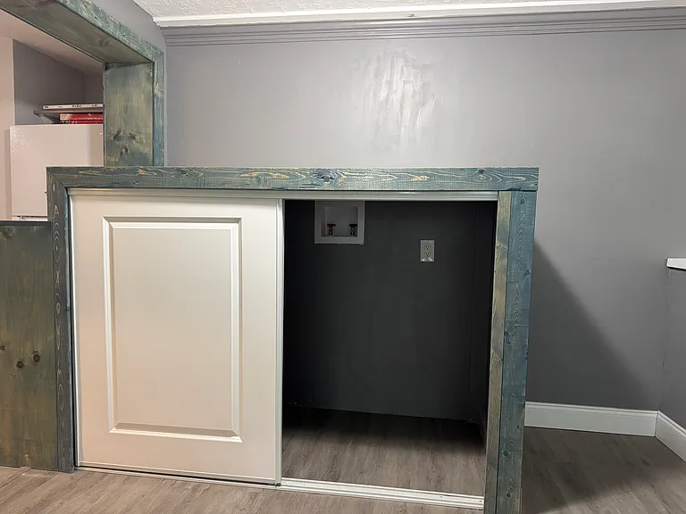 Washer and Dryer hookups