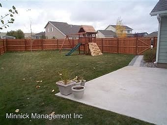5th image of 230 Marilyn Ct