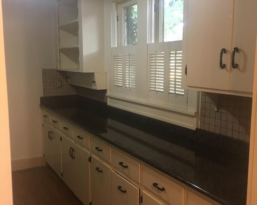 galley kitchen