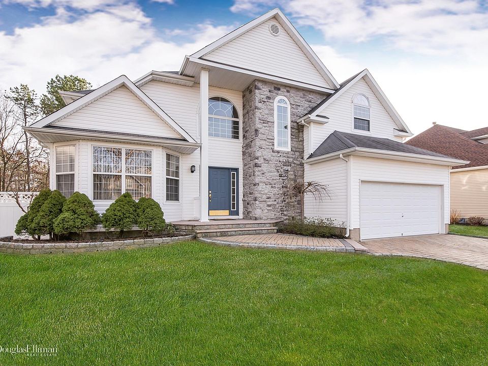 1st image of 8 Hyacinth Ct