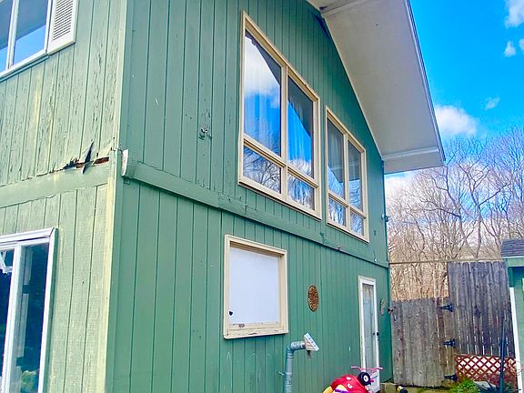 3rd image of 189 Fitchville Road
