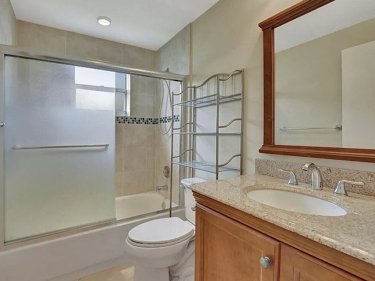 187 Normandy Ln #D — Photo 23