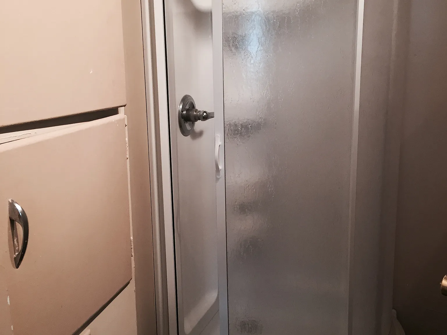 6 bed, 2200 sqft, $2,400 — Photo 1