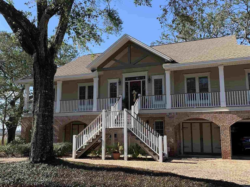 1st image of 119 S Bayou Blvd