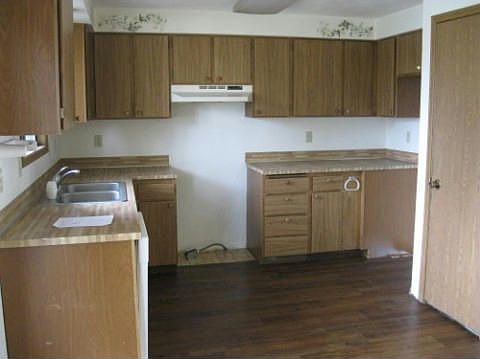 4th image of 2115 N Grants Ct