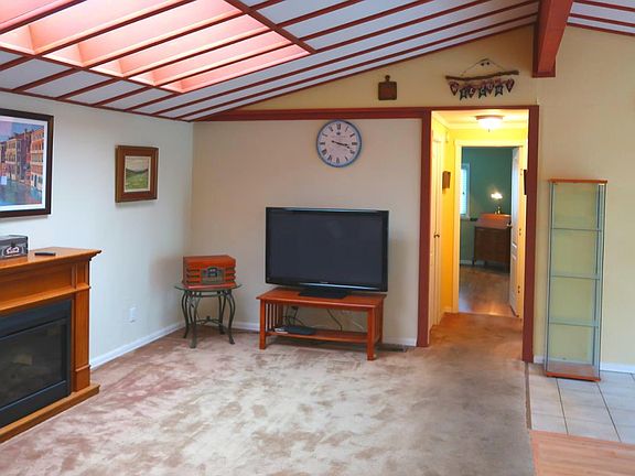3rd image of 1255 Vienna Dr #988